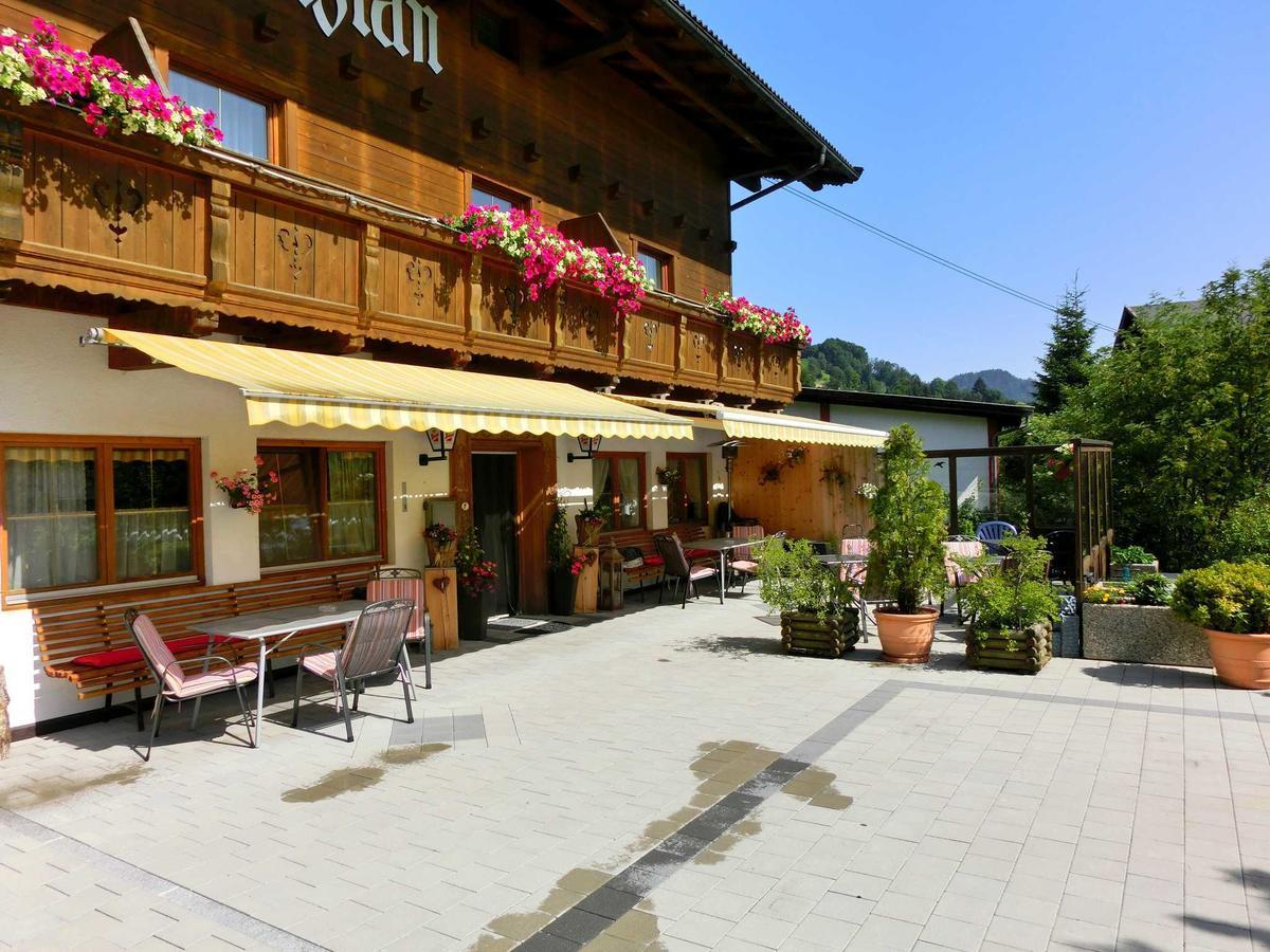 Pension Enzian Niederau Exteriör bild