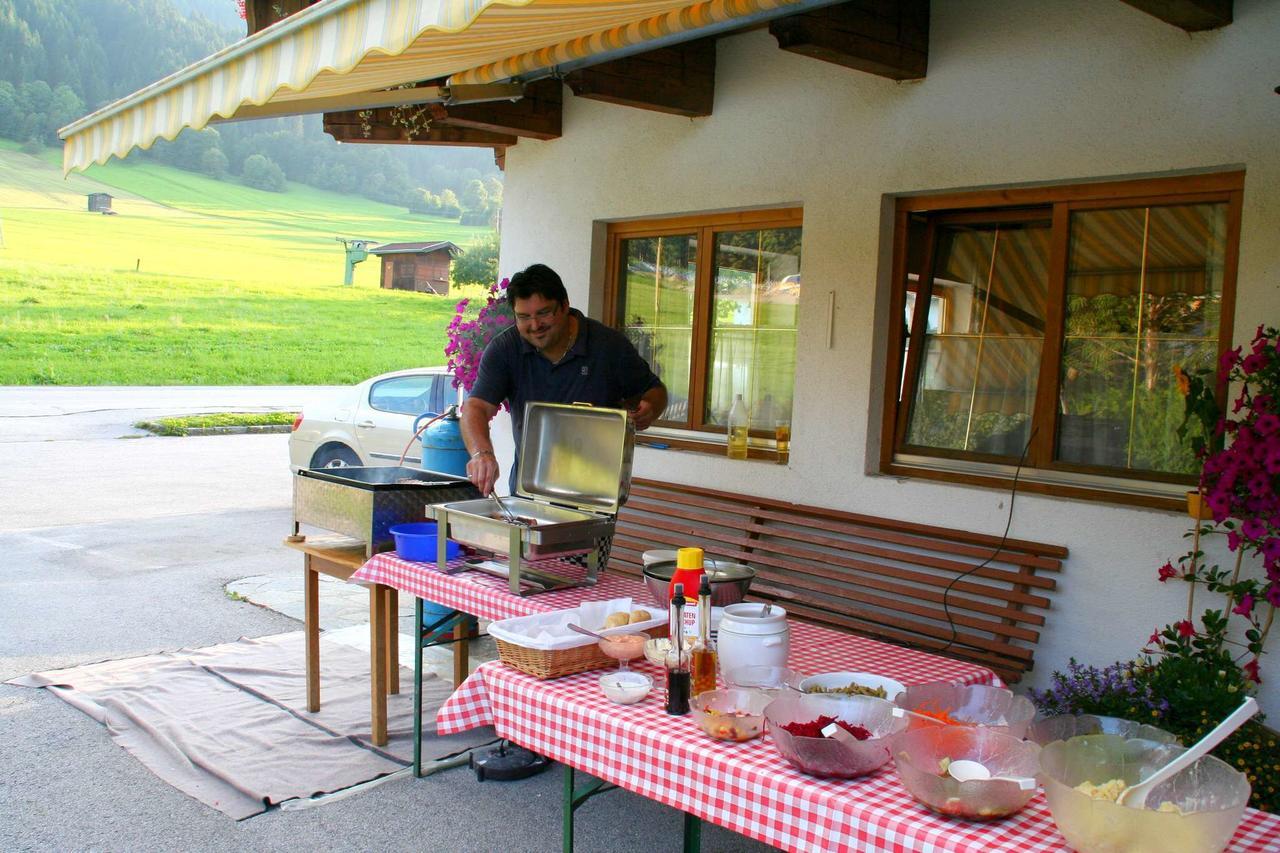 Pension Enzian Niederau Exteriör bild